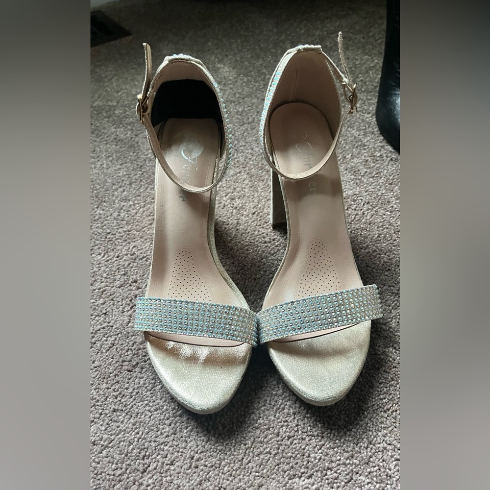 Gold Heel 61/2 shoe